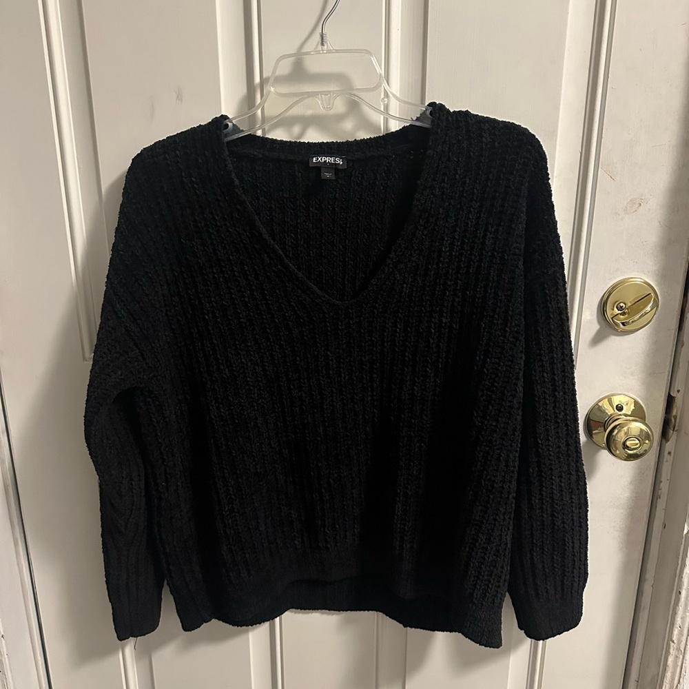 Express Women's Black V-Neck Sweater